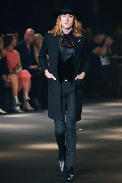 Look 38